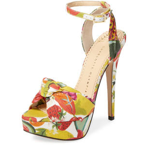 Is 5’5 too tall to wear heels?