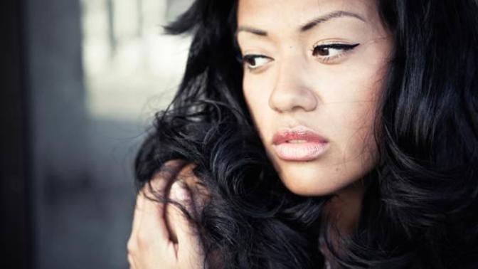 How to get over boyfriends past?