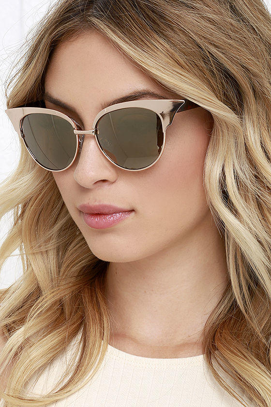 Girls, what is your favorite sunglasses style?