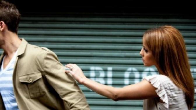 Do men enjoy it when a woman is chasing them?