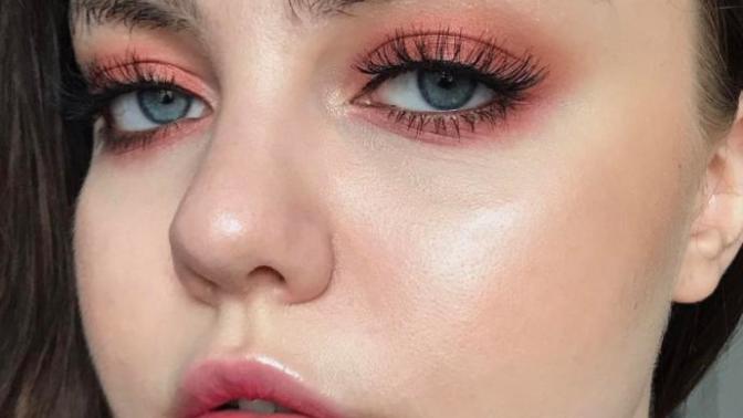 Would you like to try any of those Insta Beauty trends? Is it attactrive or just ridiculous?