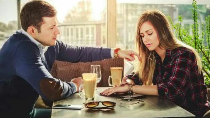 How to tell the difference between "hang outs" and "going on dates"?