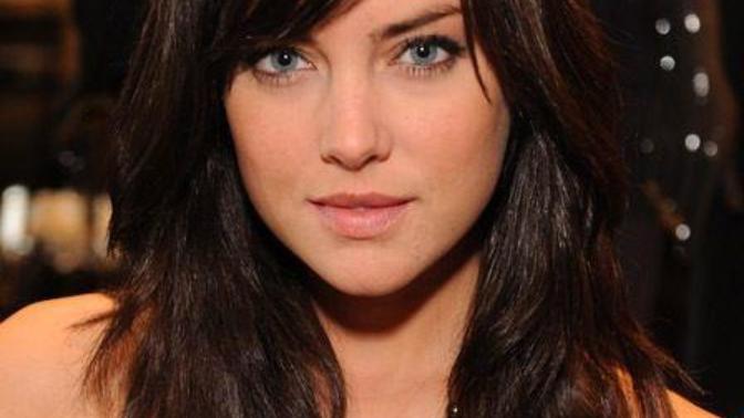 Guys, Do you like the hair like this? or longer? or without bangs?