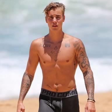 Which of beiber's style looks sexy and attractive?