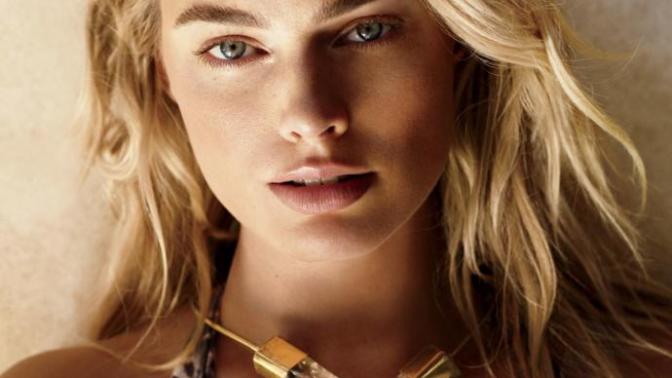 How good looking is Margot Robbie?