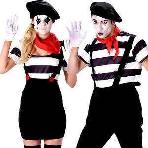 Is striped top + red pants/skirt a good combo?