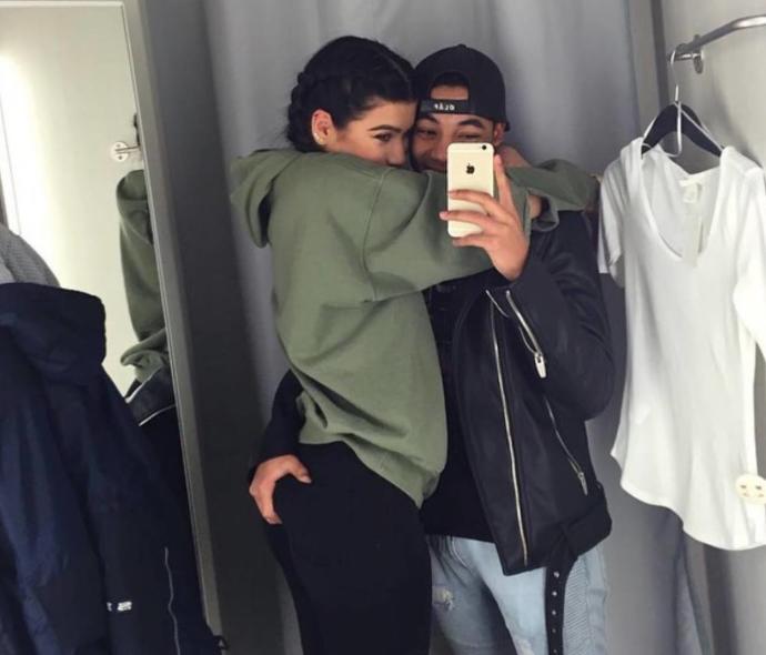 Girls do you like it when your boyfriend grabs / squeezes your butt ?