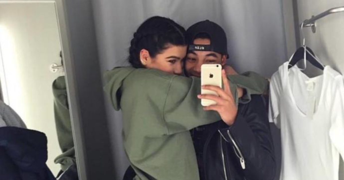 Girls do you like it when your boyfriend grabs / squeezes your butt