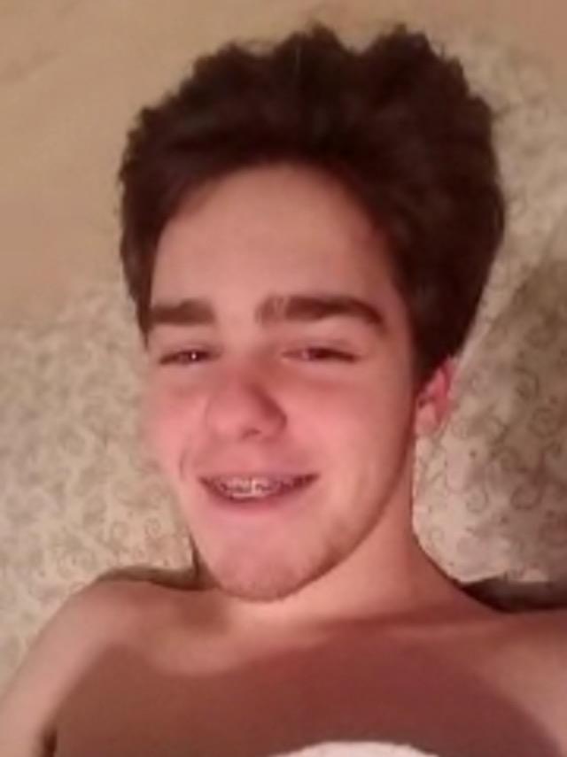Is this guy attractive? Rate?