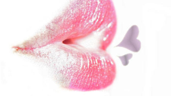 Have you ever randomly blown kiss's two people who don't know that your blowing kiss's at them. weather it's a male or female even the same gender. ?