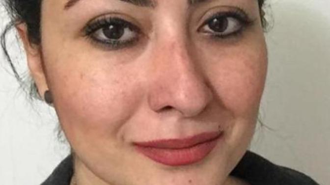 Do you think butter face women have the right to play hard to get in case a guy gets attracted to her?