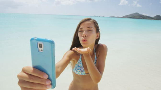 Do you like blowing kisses over the phone 😚?