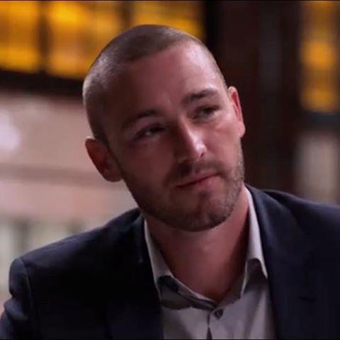 Girls, what kind of clothes do you like to see most on men?