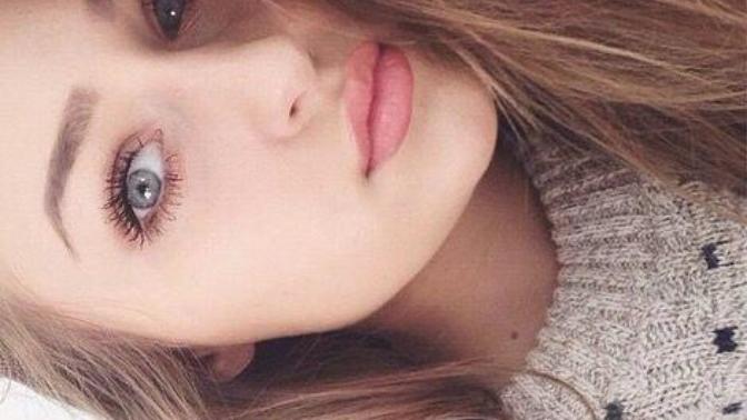 What hairstyles and clothes make women look the most feminine?