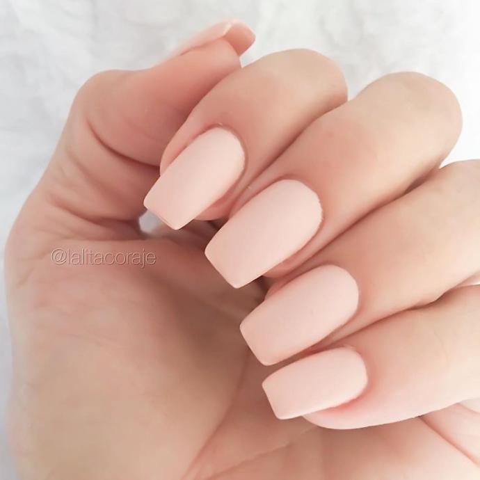 do you guys like girls with acrylic nails?
