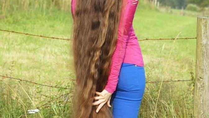 What do you think about girls with extremely long hair? Do you like the look (and I mean hair that is like knee length or longer)?