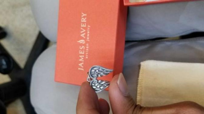 So I got this gift for my crush as a Christmas present! I need opinions from girls. How is it?