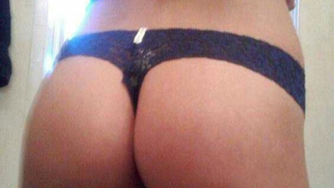 Do I have a nice butt? Please rate out of 10?