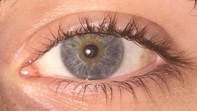 Would you girls like my eye color?