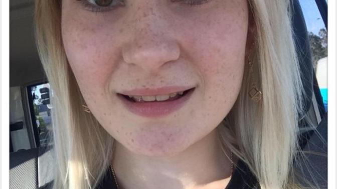 Hey so what do you think of me?
My boyfriend made me post it to show the world how cute his girl is so yea?
