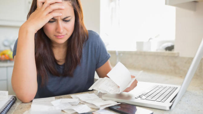I’m financially contributing more than my boyfriend and it’s getting aggravating. How do I approach this issue to him?