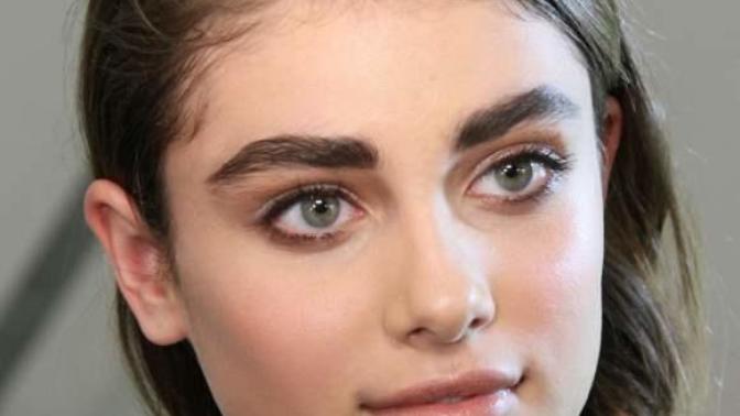 Guys, in general, do you like thicker or thinner eyebrows on women?