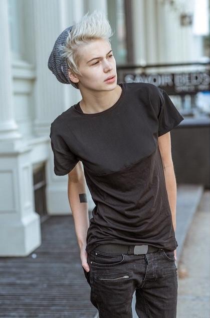Is my girlfriend overall tomboyish or girly?