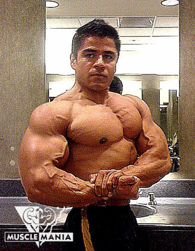 Do Mexican women or Latina women in general love Latino men with a near bodybuilder-physique?