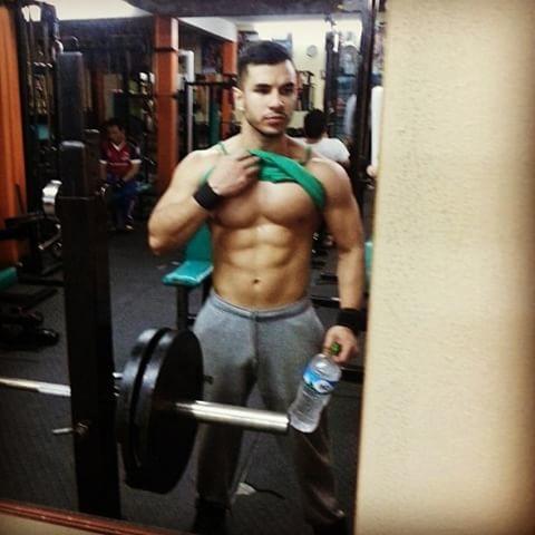 Do Mexican women or Latina women in general love Latino men with a near bodybuilder-physique?