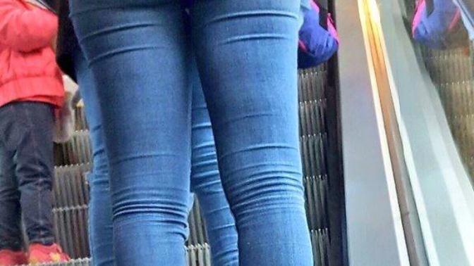 Do all men watch girls' butts on escalator?