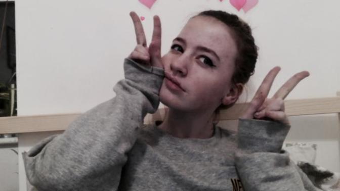 How do I get a boy to like me?