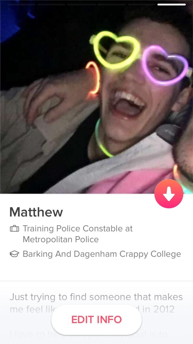 I get no matches on tinder, basicaly girls is my profile s***?