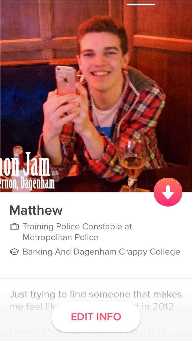 I get no matches on tinder, basicaly girls is my profile s***?