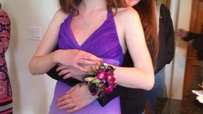 People say that I look like my mom. Do I look like her?