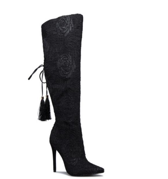 Girls, I want to buy my girlfriend a pair of boots. I want to buy her these, are they cute?