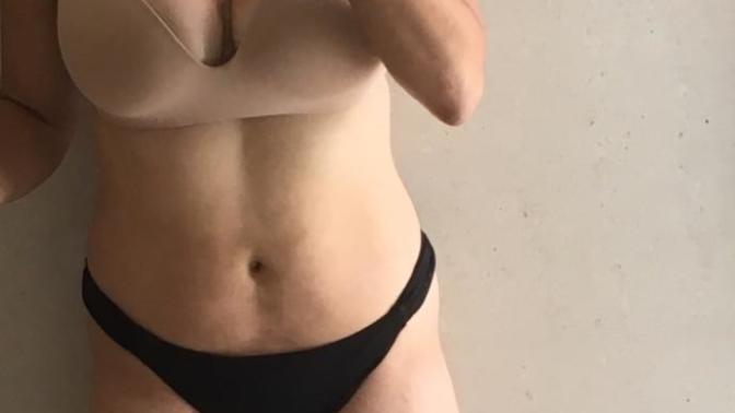 Guys girls rate her body?
