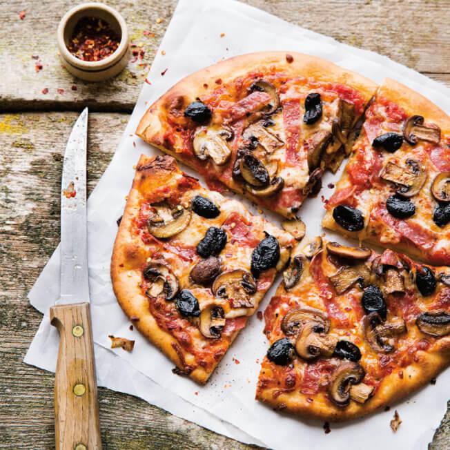 If you order pizza 🍕 , what toppings do you get?
