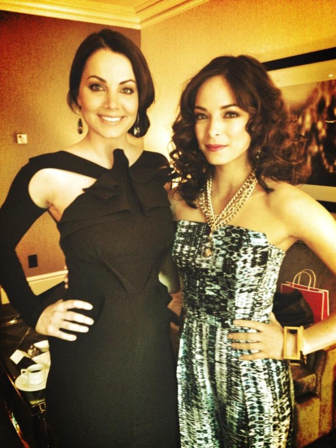 Guys, Which of these women is more beautiful?