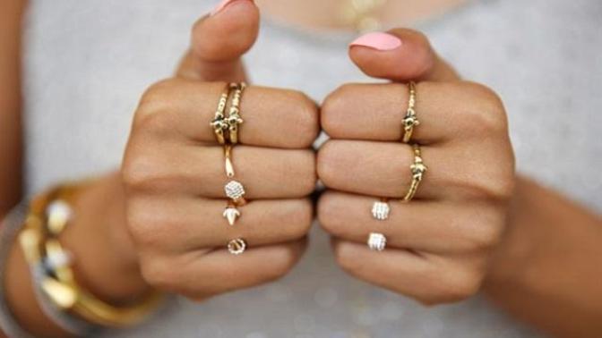Girls, If you are NOT married, do you ever wear a ring or rings on your ring finger?