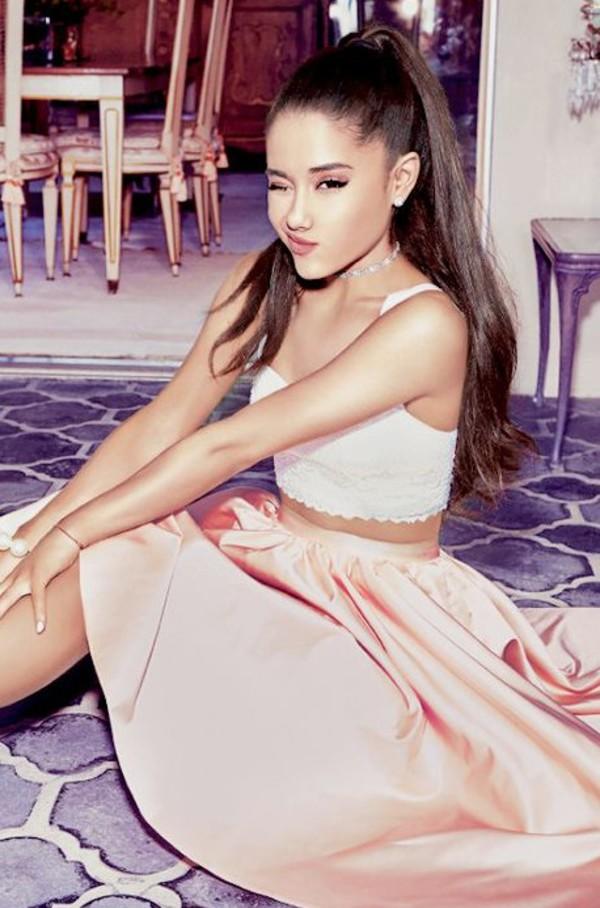 Do you like the way Ariana Grande dresses?
