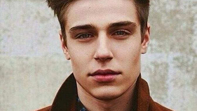 What's the first thing girls notice about a guy they're attracted to?