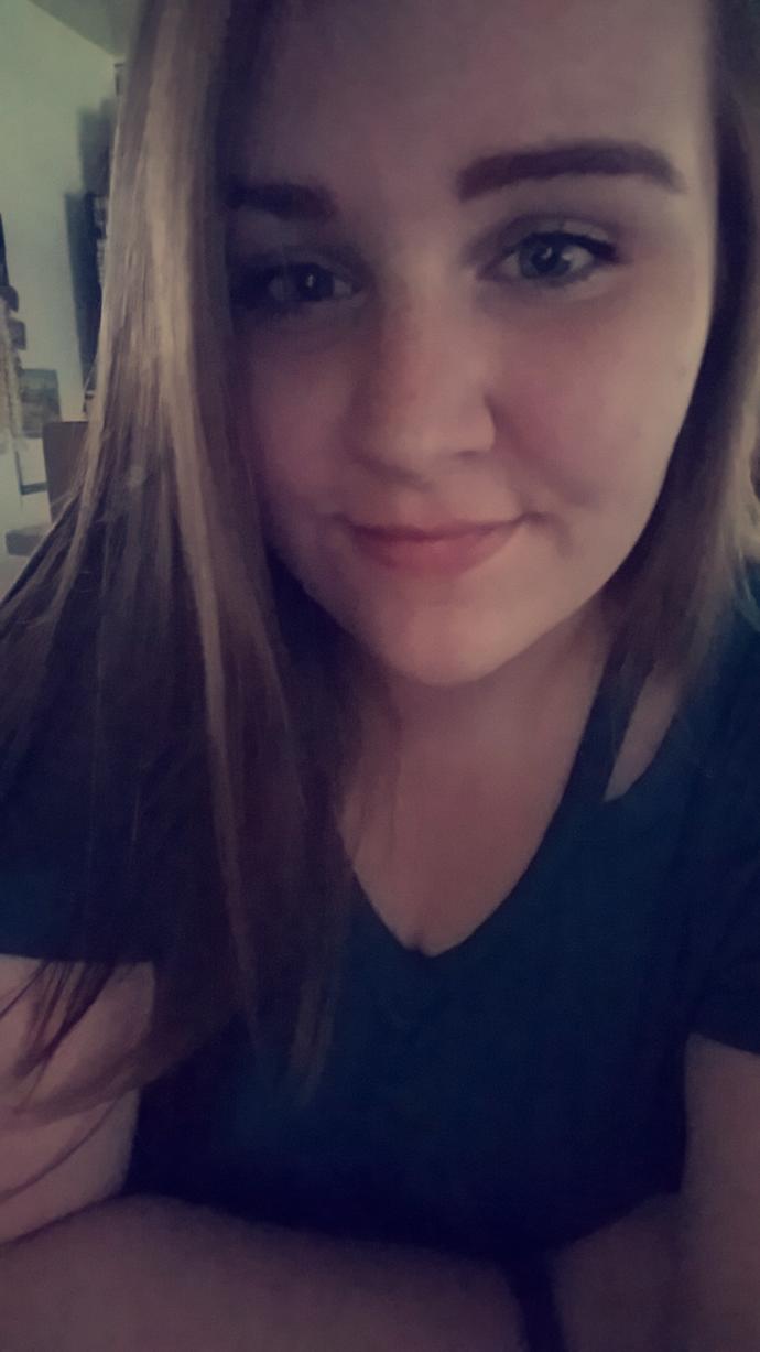 Is dark lipstick attractive or unattractive?