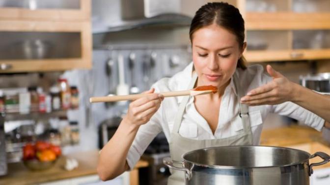 Do men find women more attractive if they can cook?