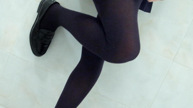 Tights, pantyhose or knee high socks with school uniform?