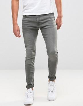 Which fit of denim jeans do you like on men?