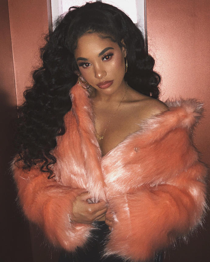 What do you think of girls that wear fur coats?