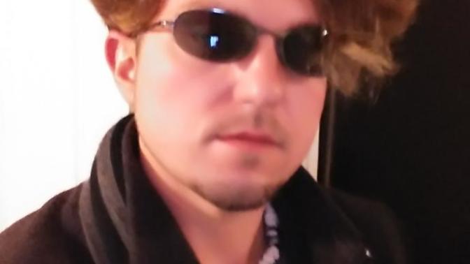 Girls, Can a woman tell me why they think im gay?