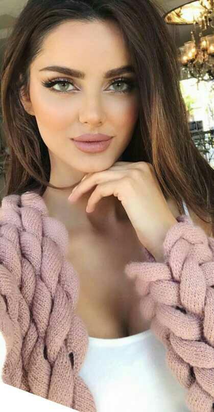 is her face natural?or she get some plastic or cosmetic surgery?what do you think?