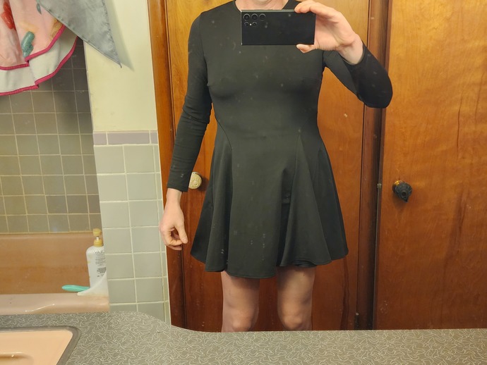 Can straight guys wear dresses in public?