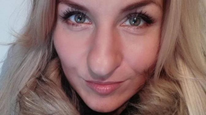 Would you mind dating a woman with a big nose?
